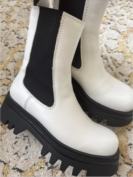 Zara Shoes - Zara Leather Ankle Boots Cream Off White Low Heel Size 6